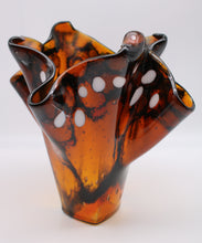 Load image into Gallery viewer, Amber Butterfly Vase