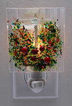 Load image into Gallery viewer, Christmas White Cross on Clear & White streaky Glass surrounded by Ivy and red berries