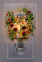 Load image into Gallery viewer, Christmas White Cross on Clear & White streaky Glass surrounded by Ivy and red berries