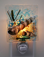 Load image into Gallery viewer, Conch Shells on the Beach Night Light
