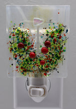 Load image into Gallery viewer, Christmas White Cross on Clear &amp; White streaky Glass surrounded by Ivy and red berries
