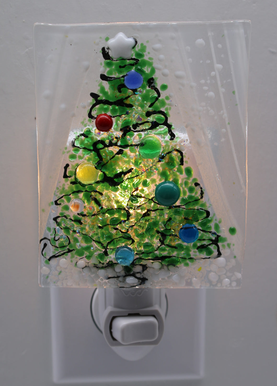 Christmas Tree on White Streaky Glass