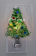 Load image into Gallery viewer, Christmas Tree on White Streaky Glass
