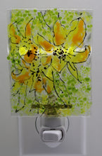 Load image into Gallery viewer, Yellow Flower Night Light

